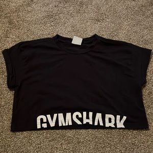 Cropped gymshark tee